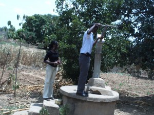 Student Coordinator and mentor, Catherine Kaimenyi and senior PATHWAYS scholar Kennedy Otieno, visited second year scholar Jemimah Peter’s project in Kitui Central. 